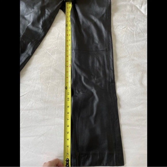 Vintage BCBG Max Azria Leather Pants (fully lined) in Size 2 - Picture 7 of 8